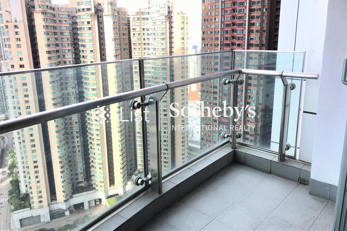 The Harbourside 君臨天下 | Balcony off Living and Dining Room