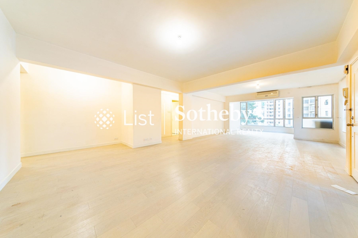 Kam Yuen Mansion 錦園大廈 | Living and Dining Room