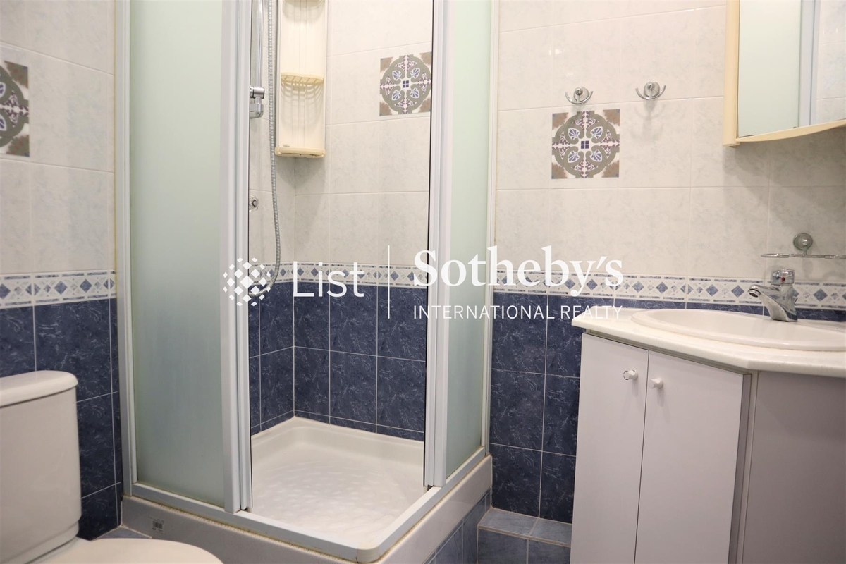 Happy Mansion 快樂大廈 | Master Bathroom