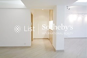 Pine Court 翠峰園 | Living and Dining Room