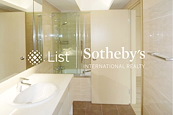 Pine Court 翠峰園 | Master Bathroom