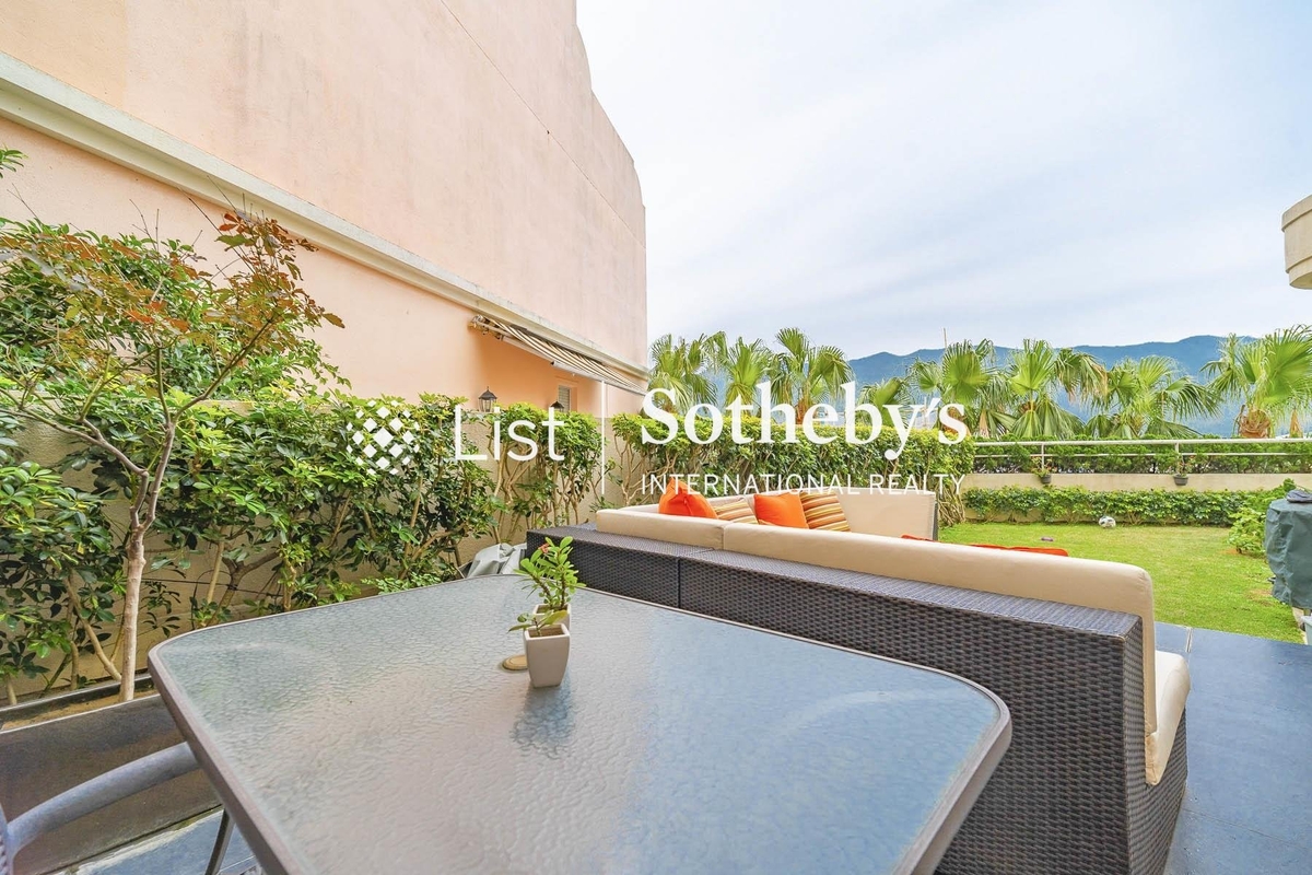 Redhill Peninsula 紅山半島 | Private Garden off Living and Dining Room