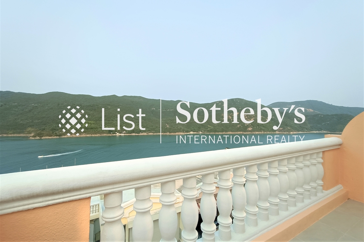 Redhill Peninsula 紅山半島 | Private Terrace off Master Bedroom