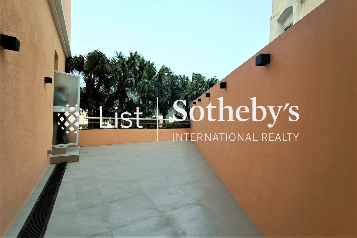 Redhill Peninsula 紅山半島 | Private Garden off Living and Dining Room