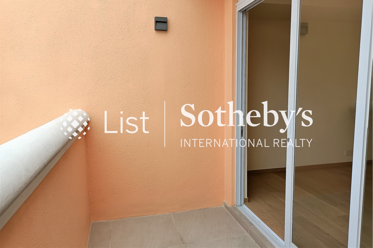 Redhill Peninsula 紅山半島 | Balcony off Second Bedroom