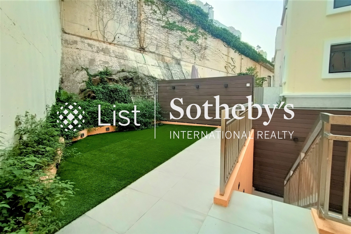 Redhill Peninsula 紅山半島 | Private Garden off Kitchen