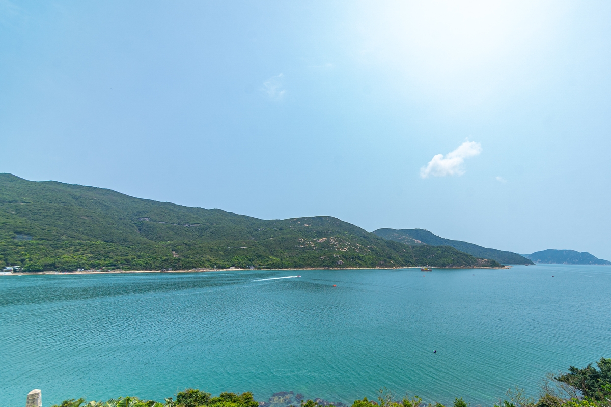 Redhill Peninsula 红山半岛 | View from Living and Dining Room