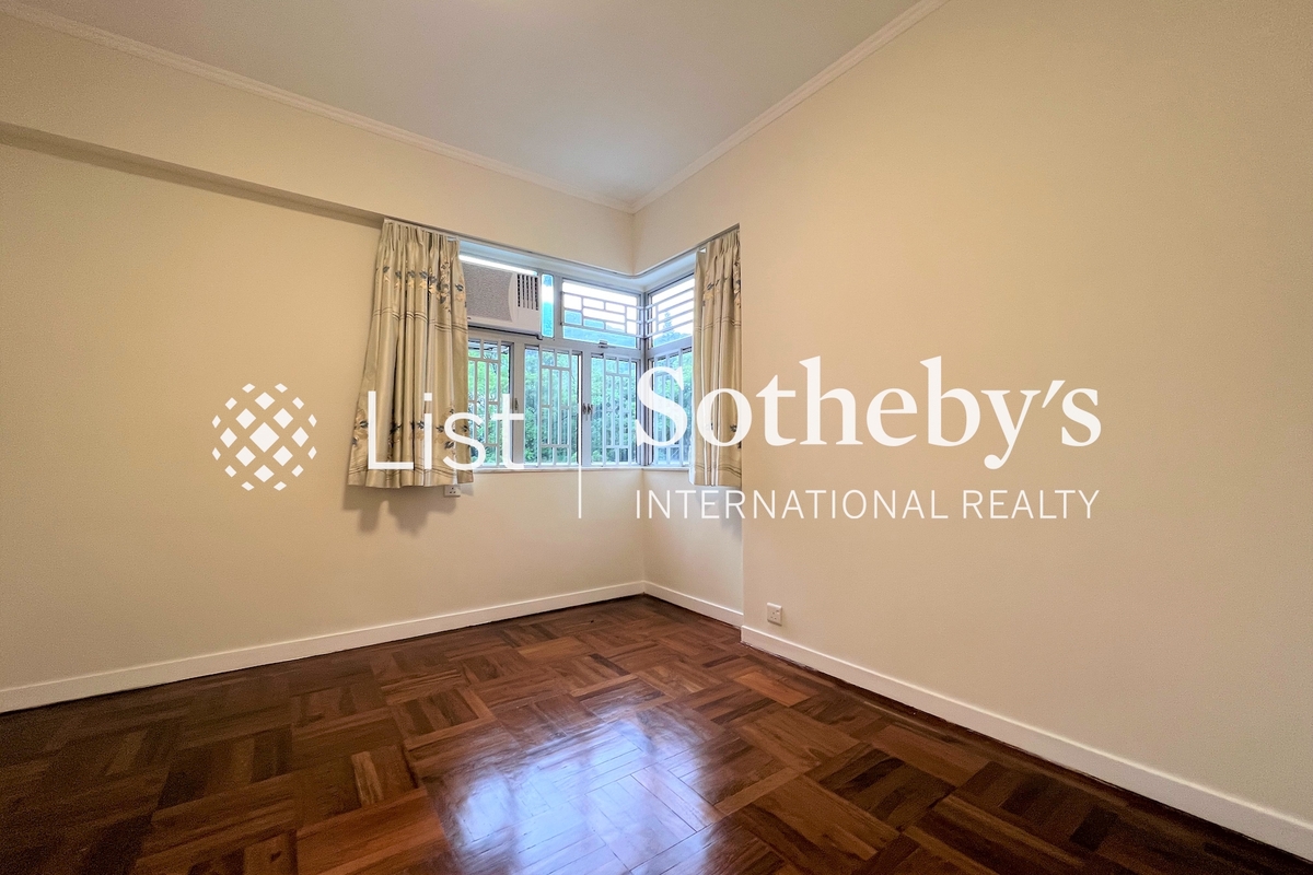 Evergreen Villa 松柏新邨 | Third Bedroom