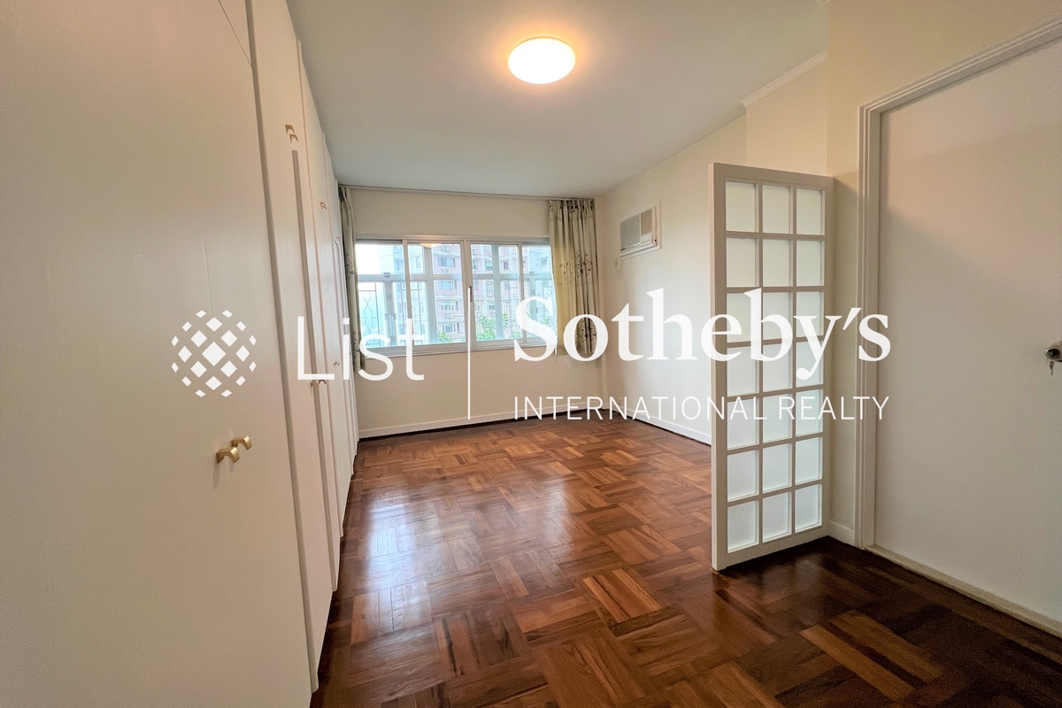 Evergreen Villa 松柏新邨 | Master Bedroom