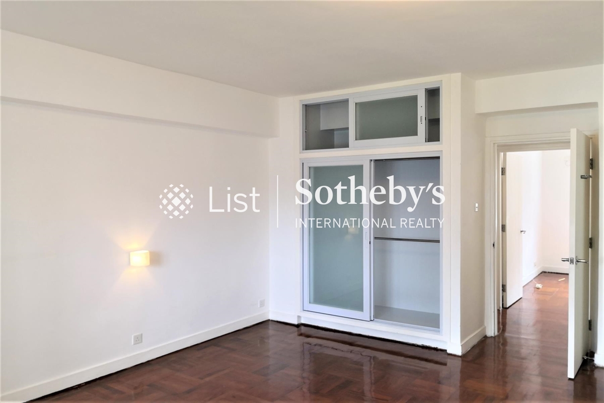 Evergreen Villa 松柏新邨 | Master Bedroom