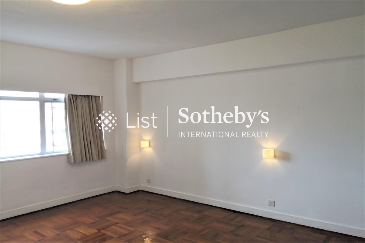 Evergreen Villa 松柏新邨 | Master Bedroom