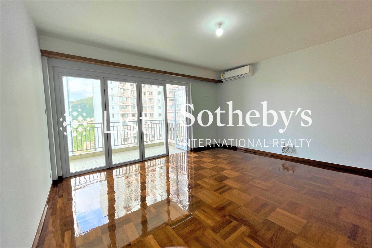 Evergreen Villa 松柏新邨 | Living Room