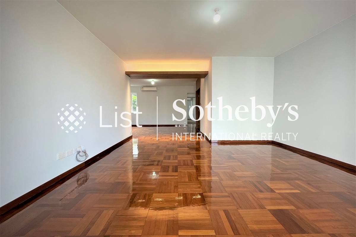 Evergreen Villa 松柏新邨 | Living and Dining Room