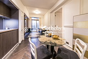 Castle One By V Castle One By V | Living and Dining Room