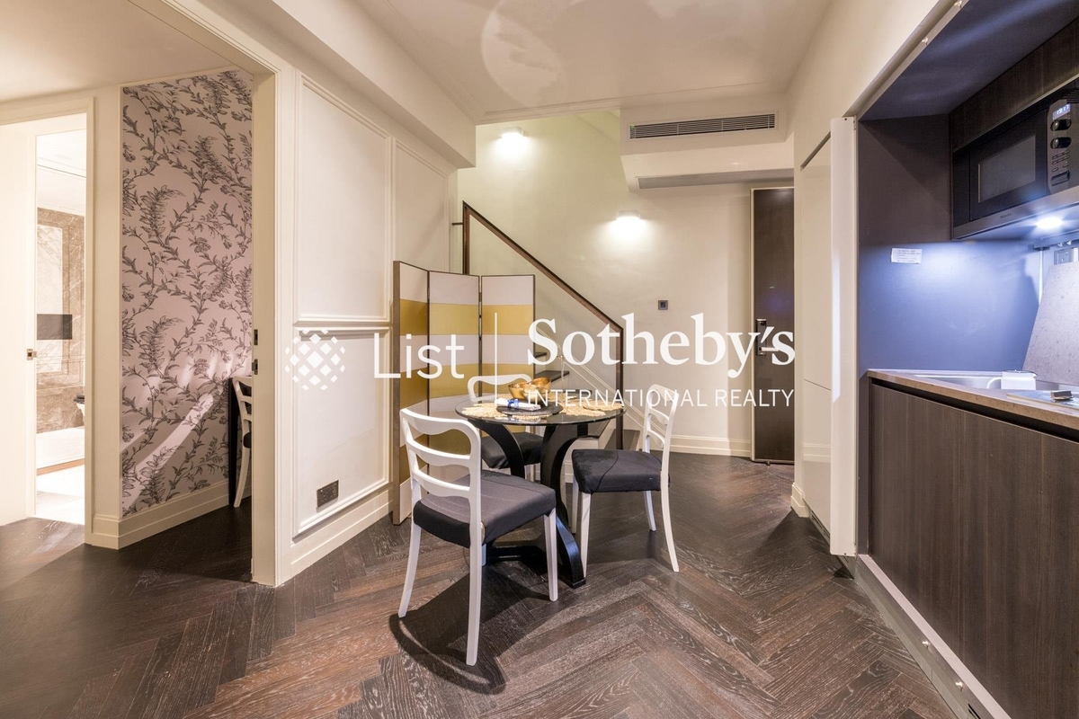 Castle One By V Castle One By V | Dining Area