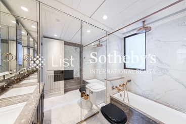 Castle One By V Castle One By V | 