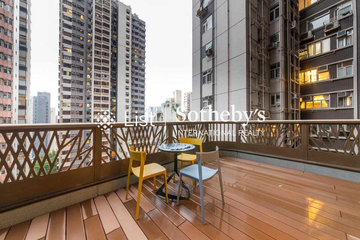 Castle One By V Castle One By V | Private Terrace off Living and Dining Room