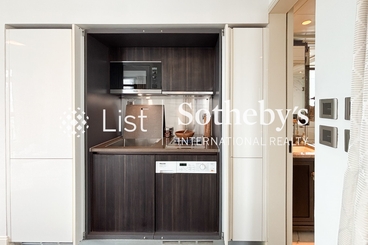 Castle One By V Castle One By V | 