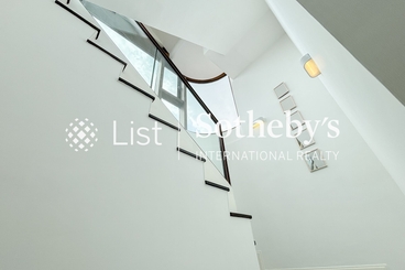 Castle One By V Castle One By V | 