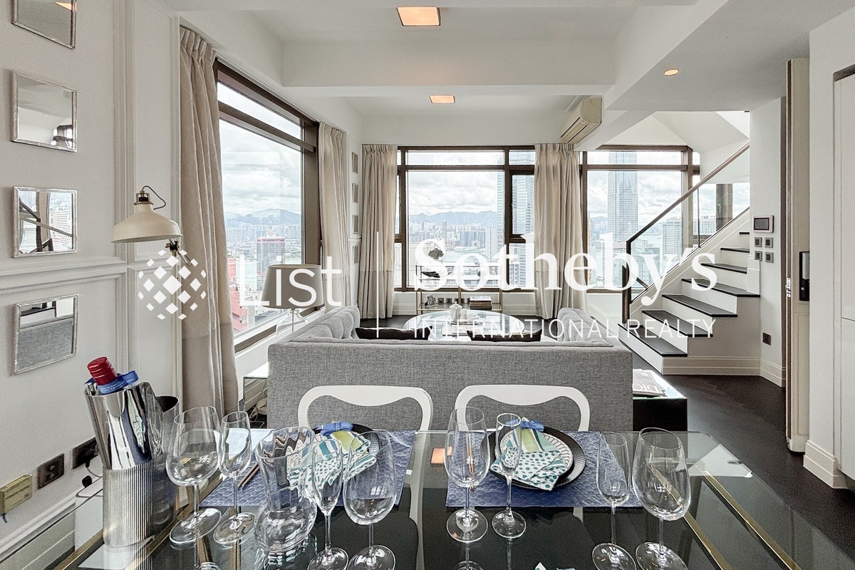 Castle One By V Castle One By V | Living Room