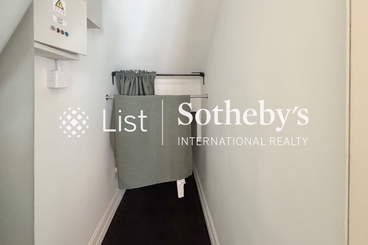 Castle One By V Castle One By V | 