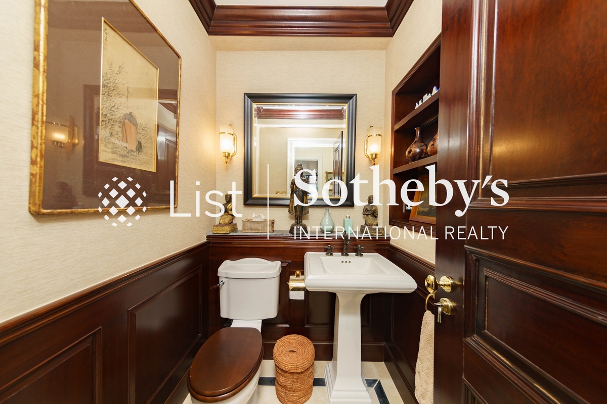 Bowen Mansion 寶雲大廈 | Guest Powder Room