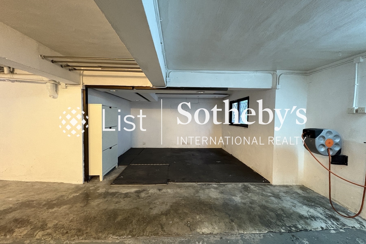 No. 6B-6E Bowen Road 宝云道6B-6E号 | Garage 