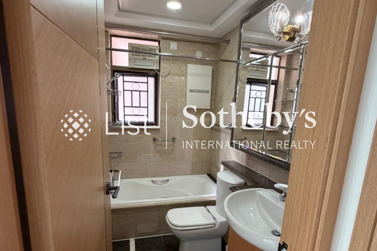 The Belcher's 宝翠园 | Master Bathroom