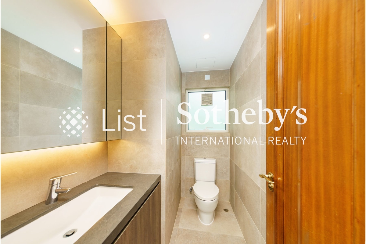 Bluewater Bluewater | Guest Powder Room