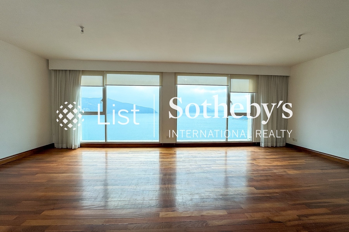 Bluewater Bluewater | Living and Dining Room