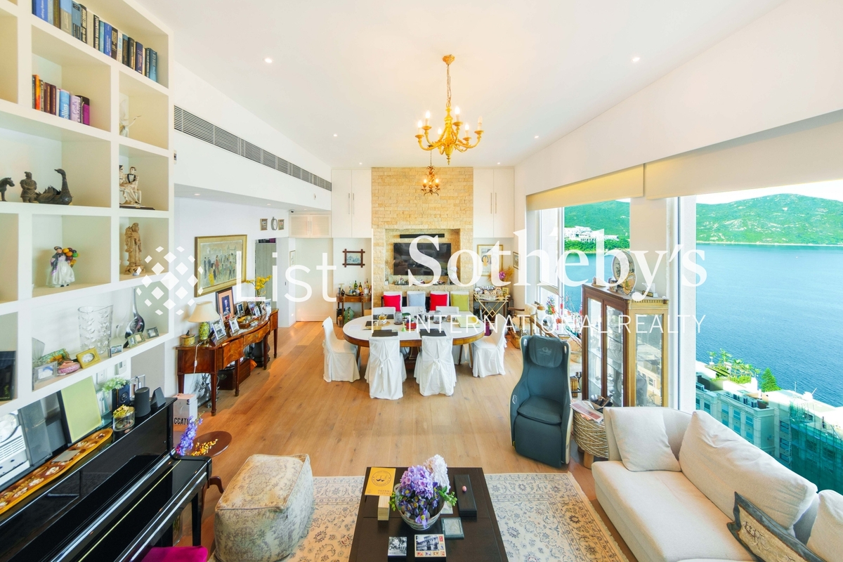 Bluewater Bluewater | Living and Dining Room