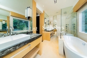 Bo Kwong Apartments 寶光大廈 | Master Bathroom