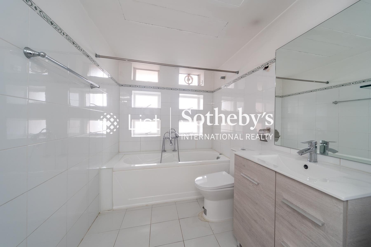 No. 6A Bowen Road 寳雲道6A號 | Master Bathroom
