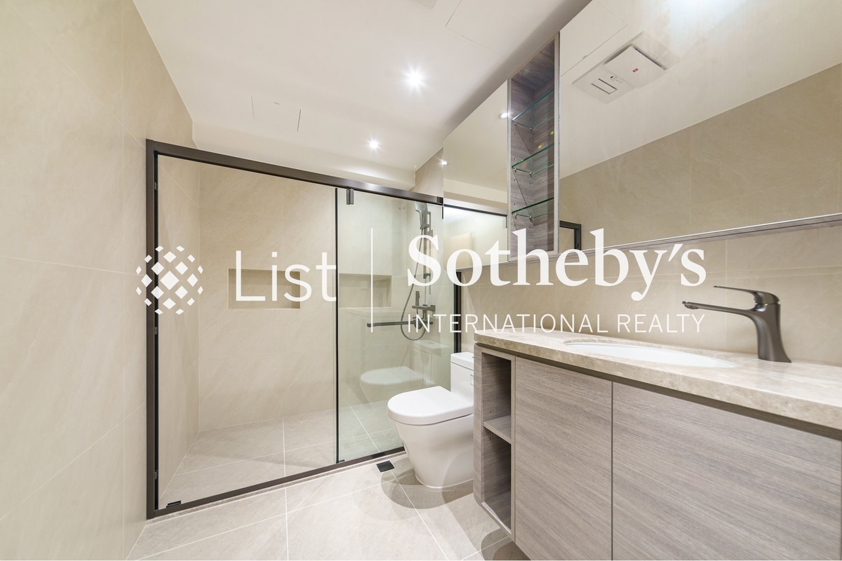 No. 6A Bowen Road 寳雲道6A號 | Guest Bathroom