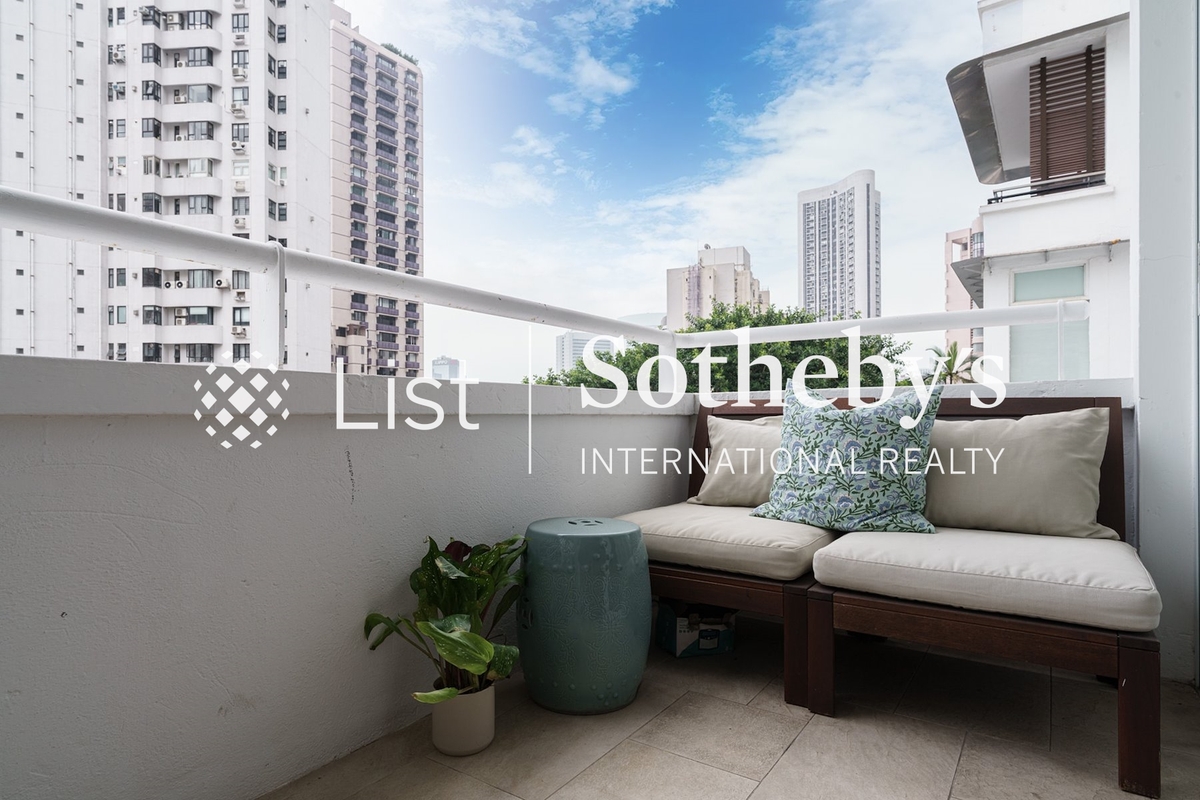 The View Mansion 景雲大廈 | Balcony off Living and Dining Room