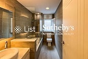 View Mansion 景云大厦 | Master Bathroom