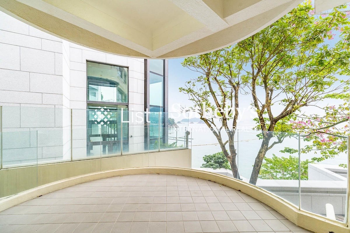 No. 18 South Bay Road 南灣道18號 | Balcony off Living and Dining Room