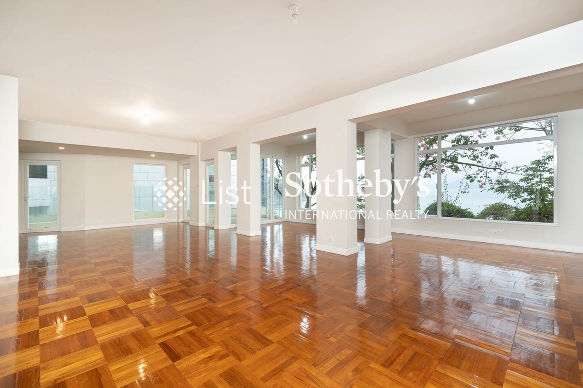No. 18 South Bay Road 南灣道18號 | Living and Dining Room