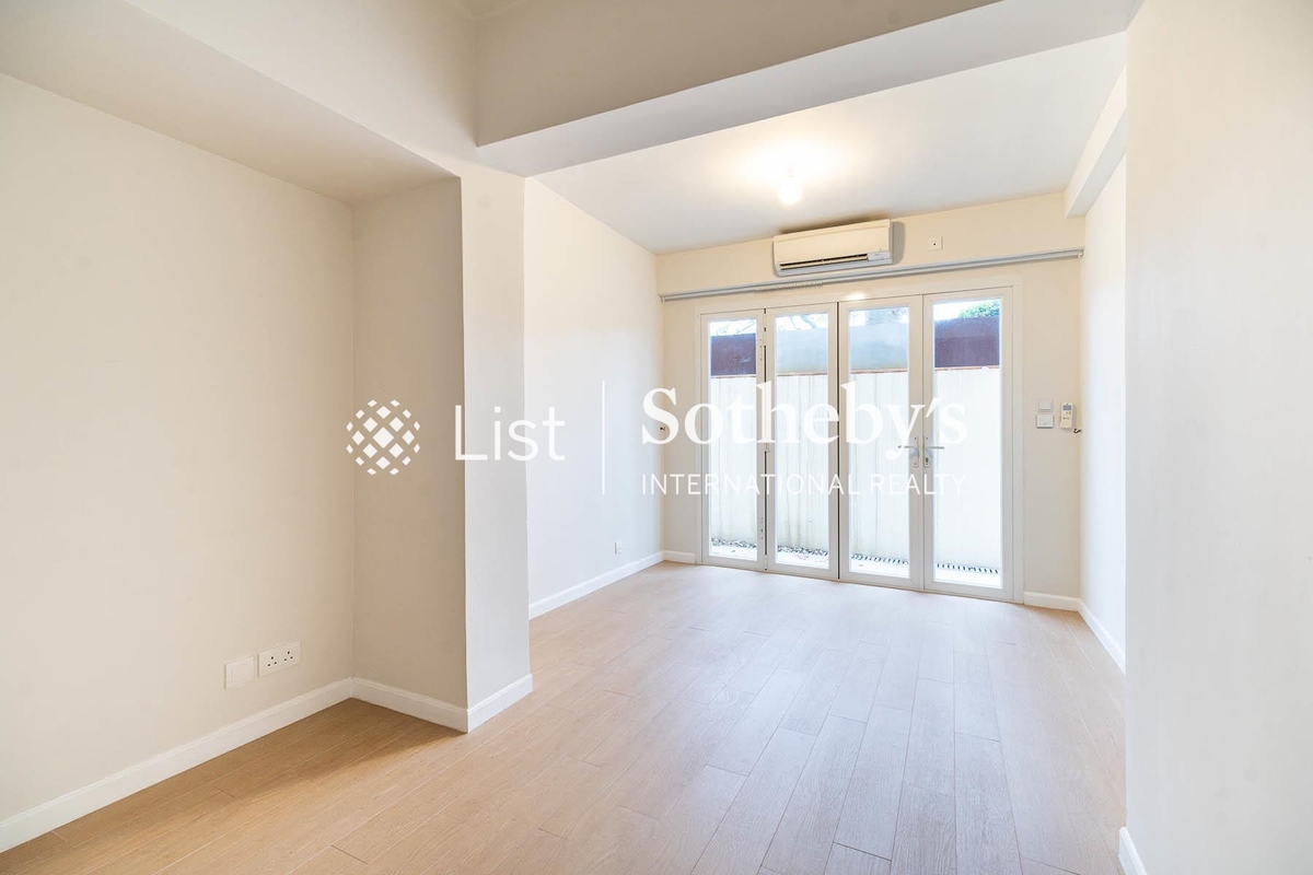 No. 18 South Bay Road 南灣道18號 | Third Bedroom