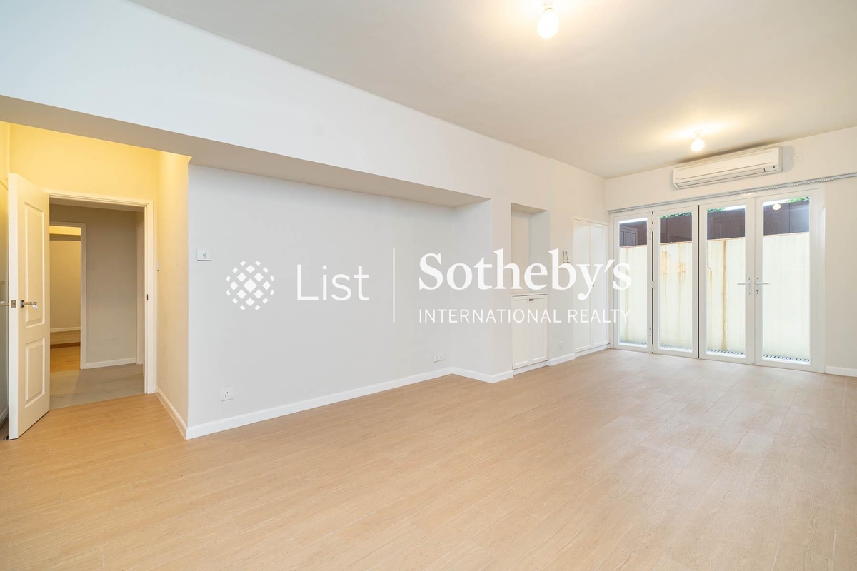 No. 18 South Bay Road 南灣道18號 | Master Bedroom