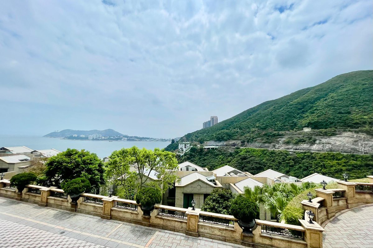Le Palais 皇府湾 | View from Living and Dining Room
