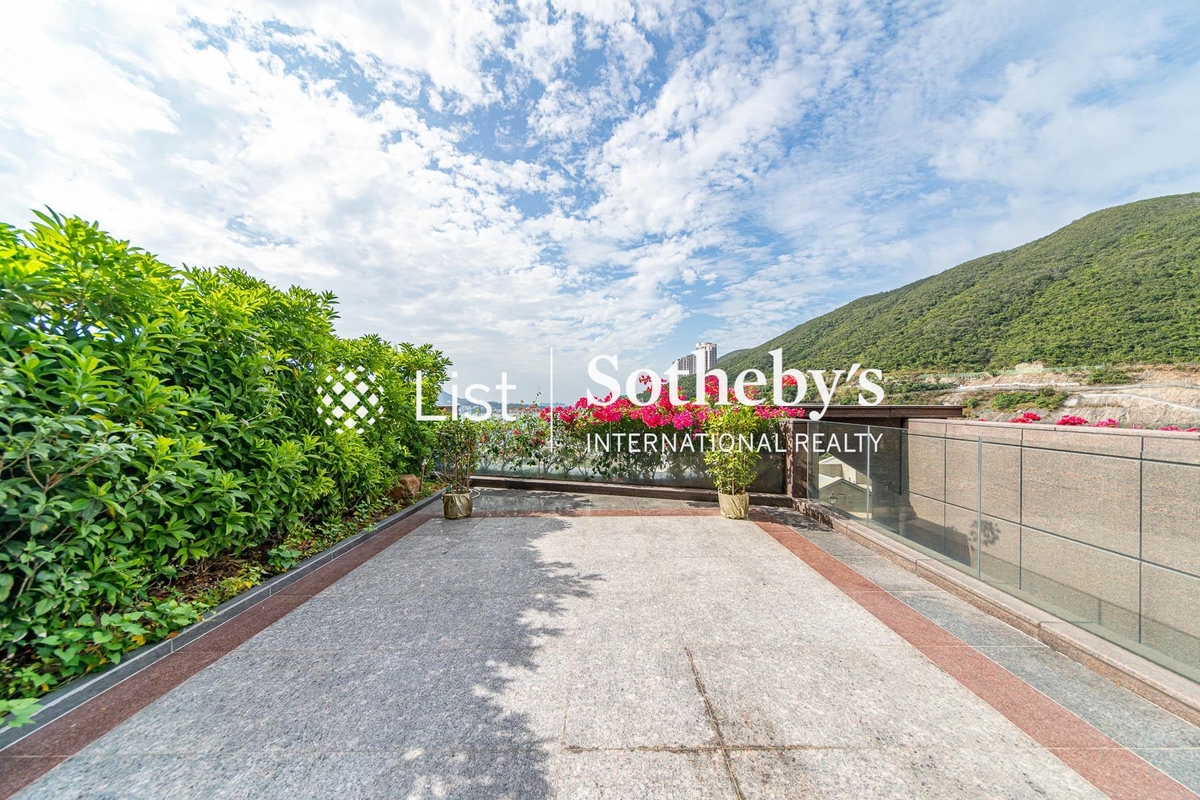 Le Palais 皇府灣 | Private Terrace off Living and Dining Room