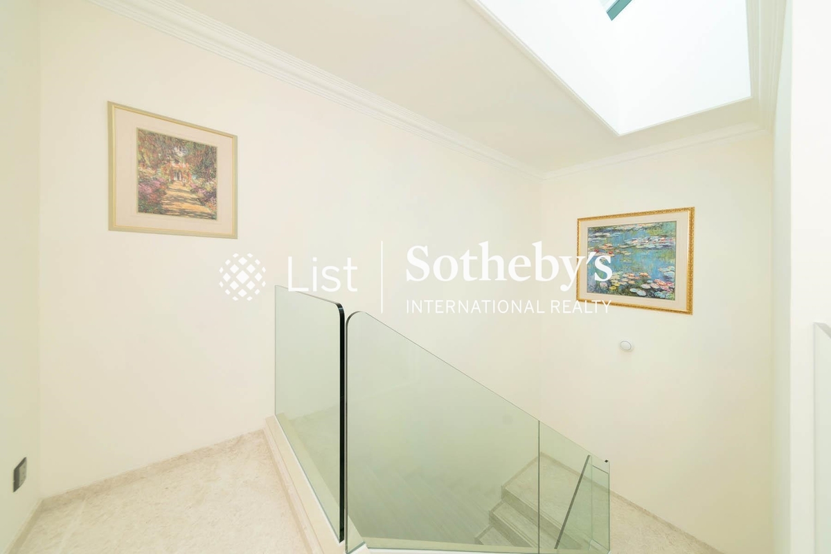 Le Palais 皇府灣 | Internal Staircase