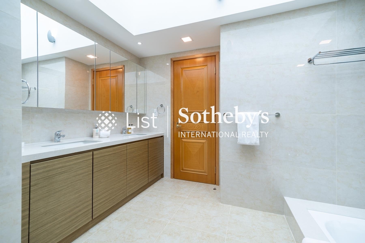 Le Palais 皇府灣 | Master Bathroom