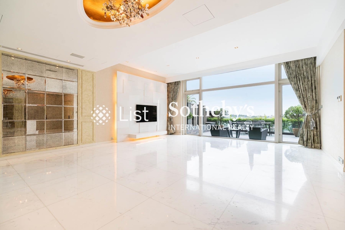 Le Palais 皇府灣 | Living and Dining Room