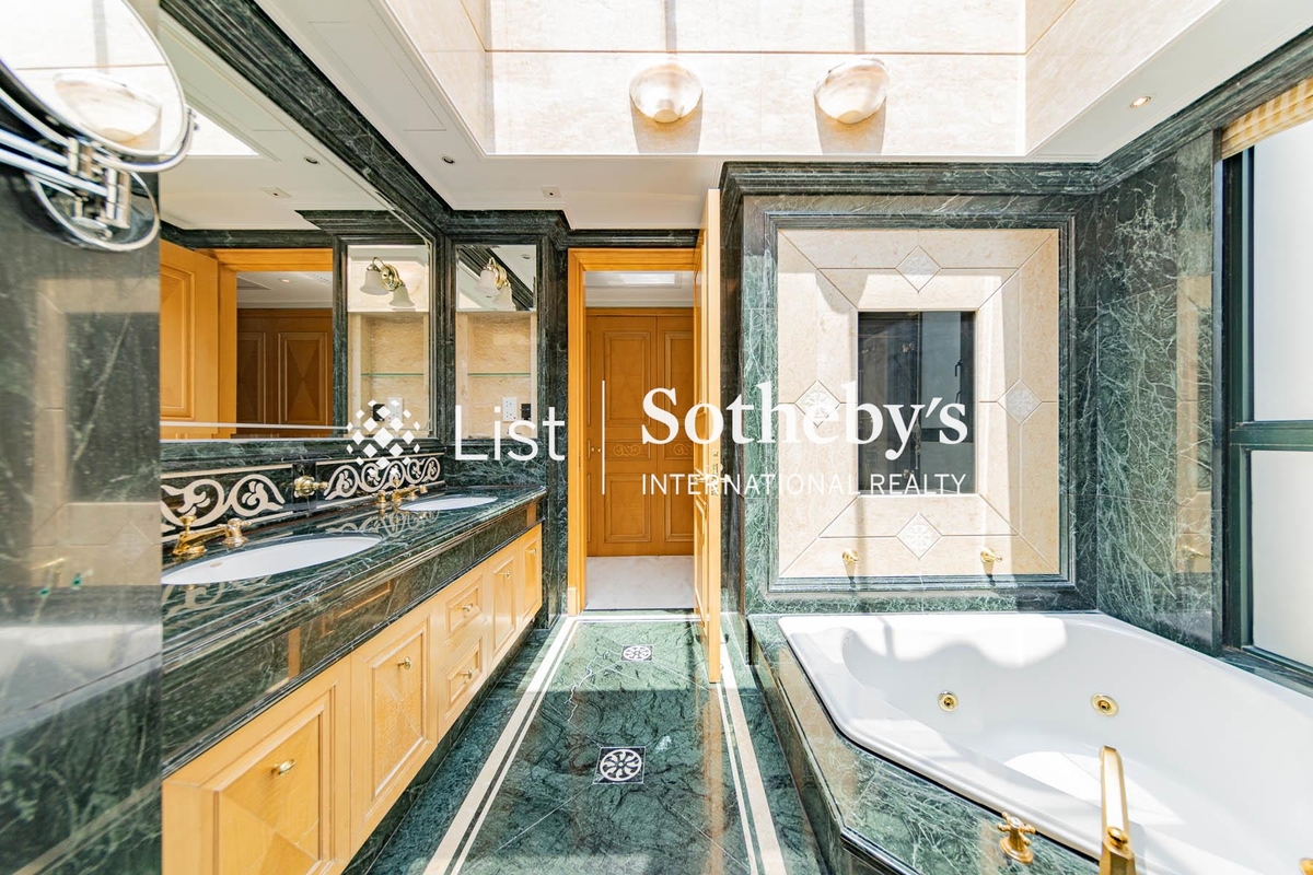Le Palais 皇府灣 | Master Bathroom