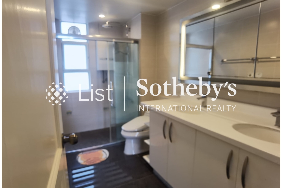 Hoover Court 豪華閣 | Master Bathroom