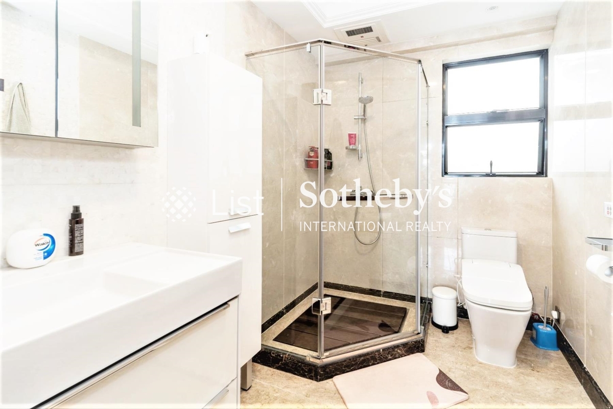 Flora Garden 慧景園 | Master Bathroom