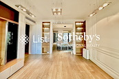 11 Macdonnell Road 麥當勞道11號 | Living and Dining Room