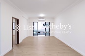 Hillview 半山樓 | Living and Dining Room